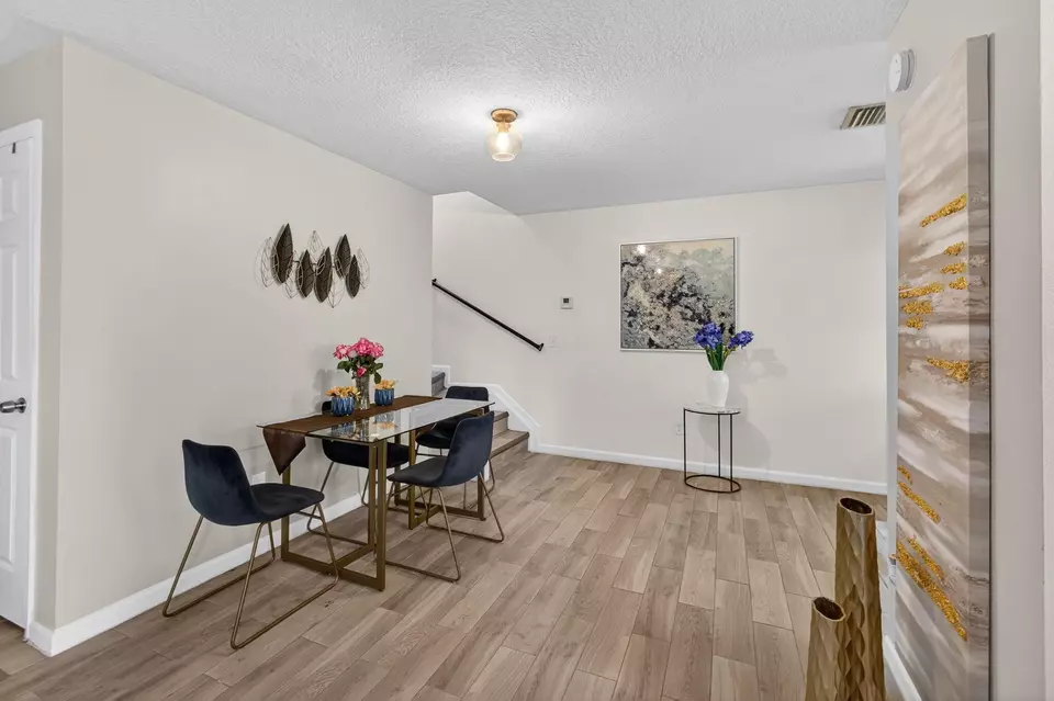 Dining - 2399 Lena Ln, West Palm Beach, FL 33415 photo 2 of 2