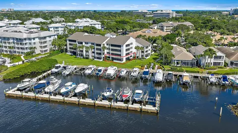 513 Oak Harbour Dr, Juno Beach, FL 33408