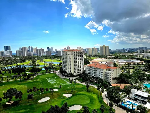 20335 W Country Club Dr #2208, Aventura, FL 33180