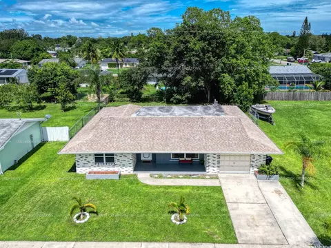 213 SW Reynolds Ave, Port Saint Lucie, FL 34983