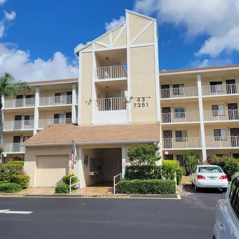 7351 Kinghurst Dr #404, Delray Beach, FL 33446