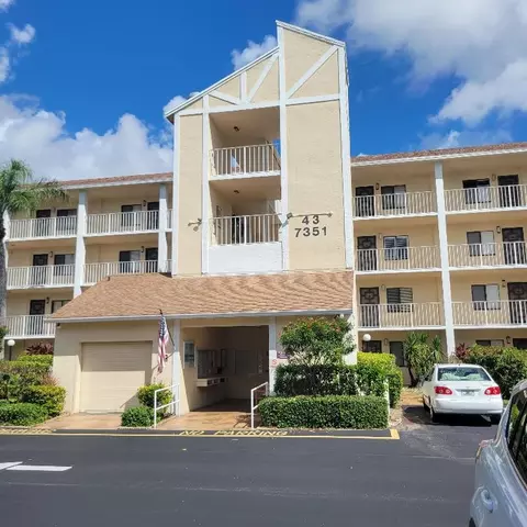 7351 Kinghurst #404, Delray Beach, FL 33446