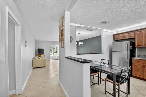 165 Amherst Ln, Lake Worth, FL 33467