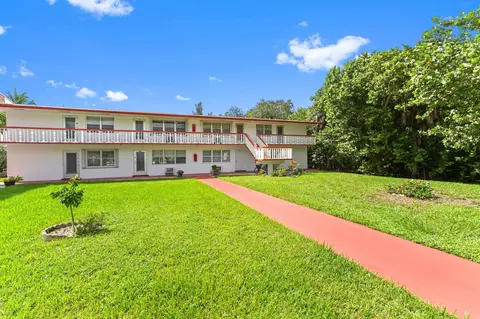 268 Northampton N, West Palm Beach, FL 33417