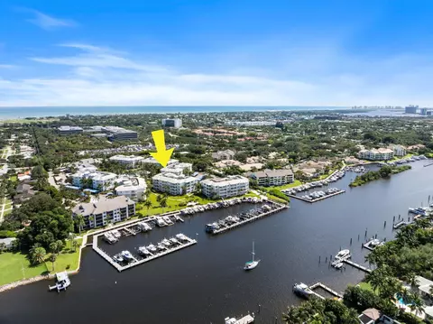 832 Bay Colony Dr S, Juno Beach, FL 33408