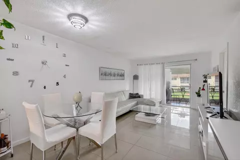 9915 Sandalfoot Blvd #418, Boca Raton, FL 33428