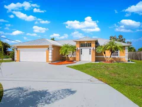 1614 SE Durango St, Port Saint Lucie, FL 34952