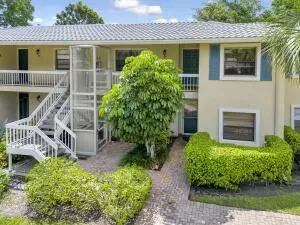 14 Westgate Ln #D, Boynton Beach, FL 33436