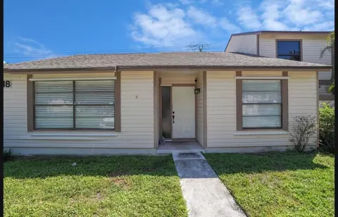 118 Sherwood Cir #8A, Jupiter, FL 33458