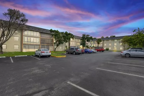 5190 E Sabal Palm #216, Tamarac, FL 33319