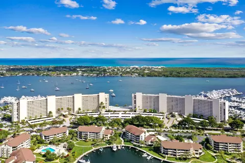 134 Lakeshore Dr #814, North Palm Beach, FL 33408