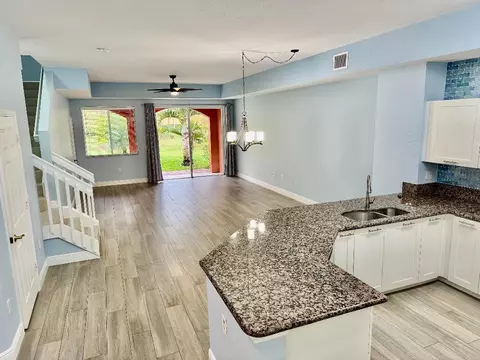 53 SE Sedona SE #105, Stuart, FL 34994