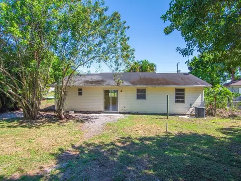 526 NW Kingston St, Port Saint Lucie, FL 34983