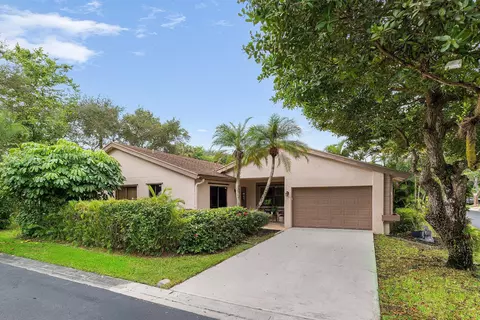 2216 Seagrape Cir, Coconut Creek, FL 33066