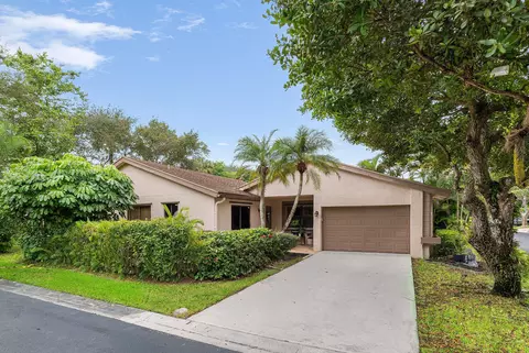 2216 Seagrape Cir, Coconut Creek, FL 33066