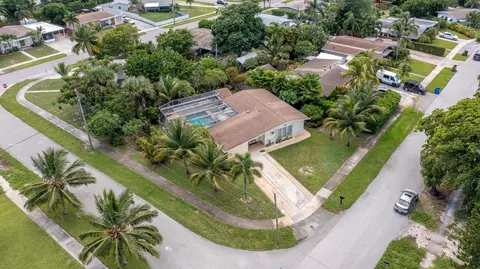 1002 W Broome St, Lantana, FL 33462