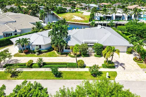 7425 NE Bay Cove Ct, Boca Raton, FL 33487