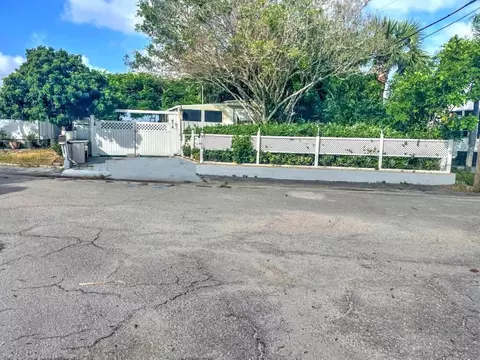 9165 High Point Dr, Palm Beach Gardens, FL 33403