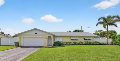 4712 Ellwood Dr, Delray Beach, FL 33445