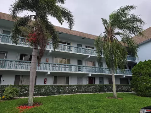 2100 Springdale Blvd #306, Palm Springs, FL 33461