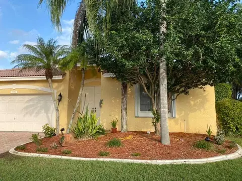7842 NW 77 Ave, Tamarac, FL 33321