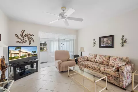 2832 W Crosley Dr #E, West Palm Beach, FL 33415