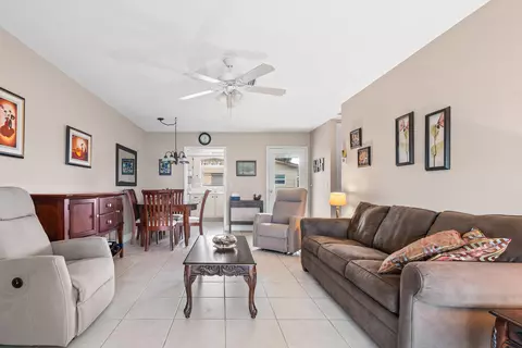 2822 Crosley Dr W #B, West Palm Beach, FL 33415