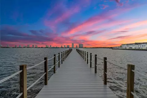 3040 Lake Shore Dr #101, Riviera Beach, FL 33404