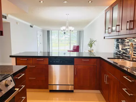 3080 N Course Dr #202, Pompano Beach, FL 33069