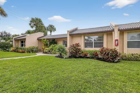 251 Lake Meryl Dr #251, West Palm Beach, FL 33411
