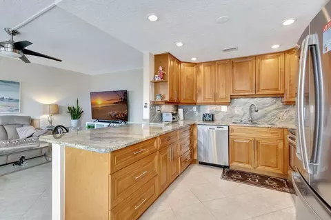 3054 Rexford C, Boca Raton, FL 33434