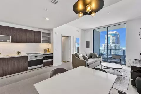 159 NE 6th St #4813, Miami, FL 33132