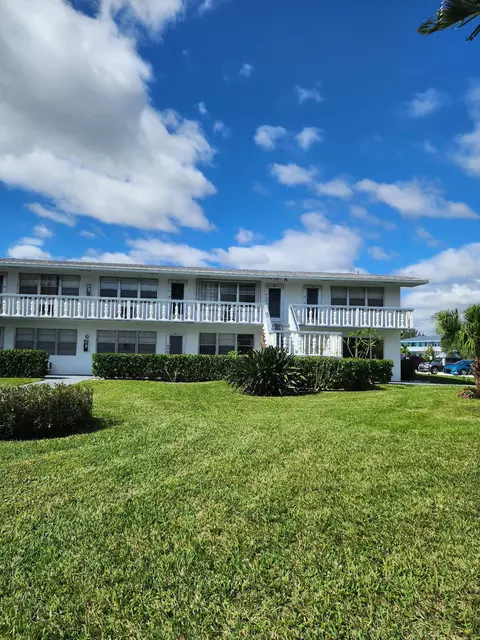 165 Camden G, West Palm Beach, FL 33417