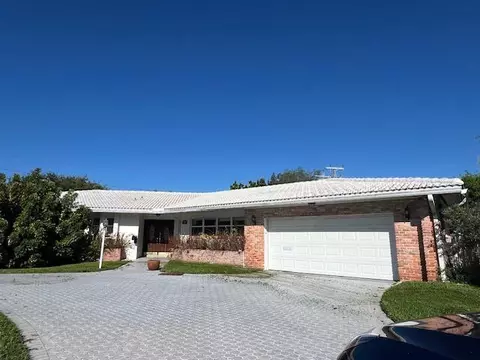 200 Walton Heath Dr, Atlantis, FL 33462