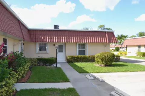 570 Laconia Cir, Lake Worth, FL 33467