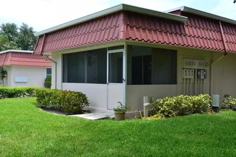 570 Laconia Cir, Lake Worth, FL 33467