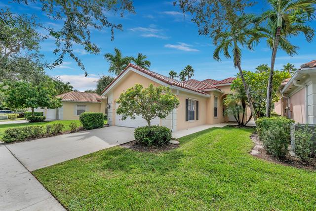 4784 Blossom Dr, Delray Beach, FL 33445
