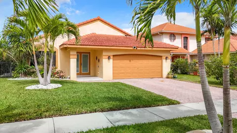 4179 NW 5th Dr, Deerfield Beach, FL 33442