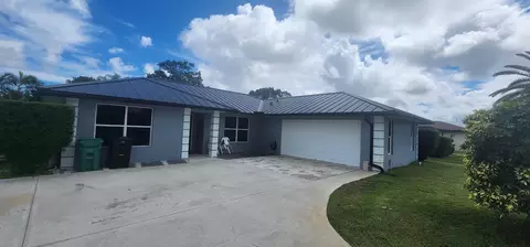 473 NE Mainsail St, Port Saint Lucie, FL 34983