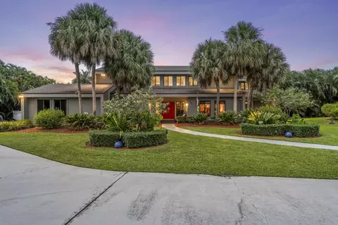 7420 W Lake Dr, Lake Clarke Shores, FL 33406