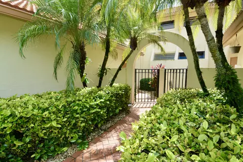 8336 Waterline Dr #201, Boynton Beach, FL 33472