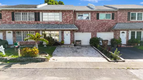 4140 NW 8th Ln, Pompano Beach, FL 33064
