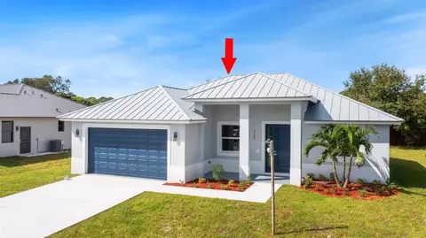 4709 Seagrape Dr, Fort Pierce, FL 34945