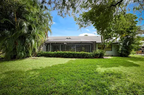 5663 Willow Creek Ln, Delray Beach, FL 33484