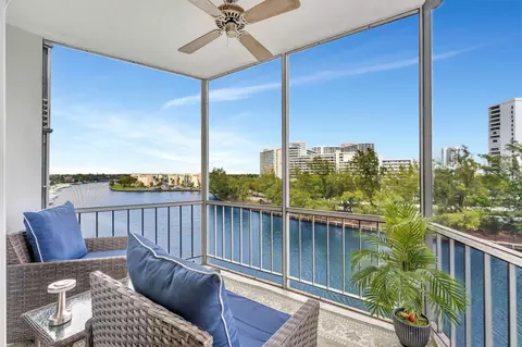 300 Diplomat Pkwy #606, Hallandale Beach, FL 33009