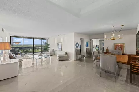 1900 Consulate Pl #1905, West Palm Beach, FL 33401