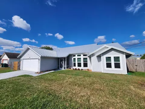 733 SW Acapulco Ter, Port Saint Lucie, FL 34953