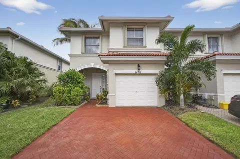 6120 Seminole Gardens Cir, Riviera Beach, FL 33418
