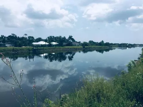 1561 SW Abingdon Ave, Port St Lucie, FL 34953