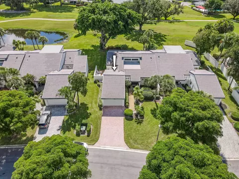 3 Brentwood Dr, Boynton Beach, FL 33436